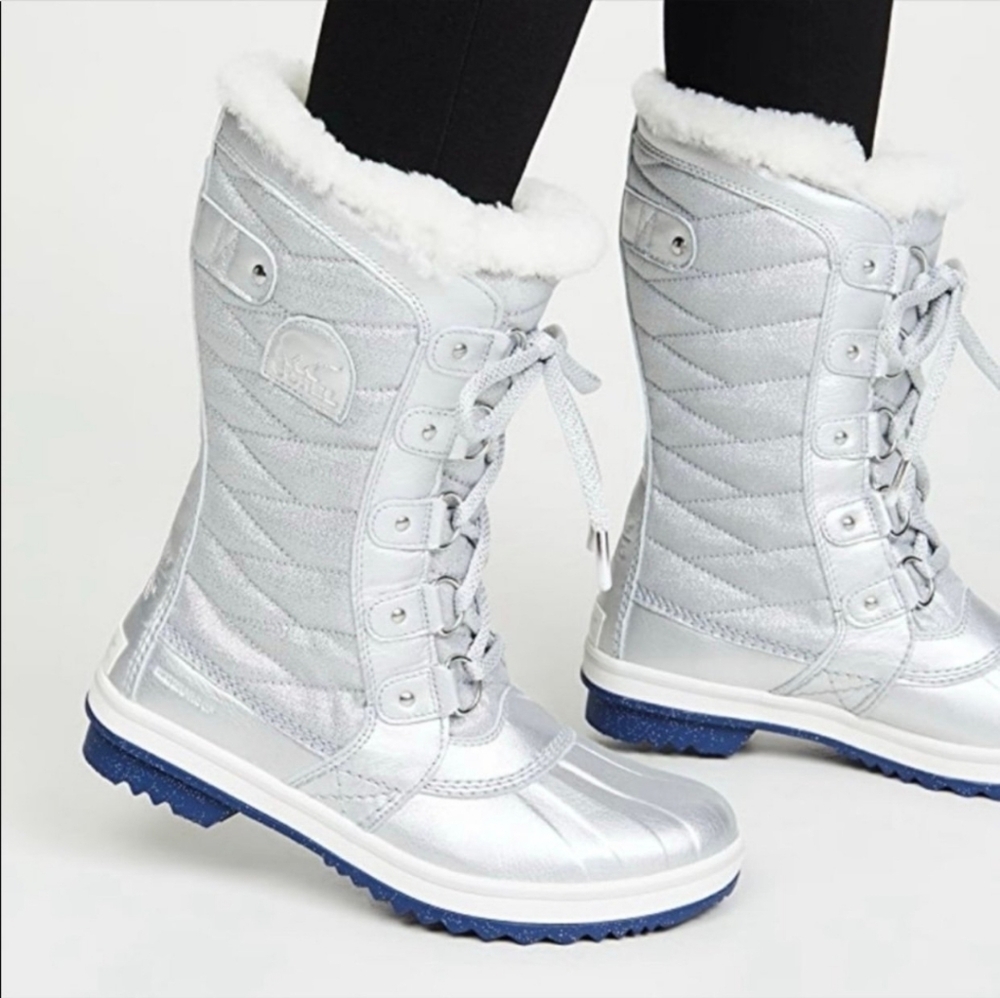 NWT Sorel Pure Silver Disney 'Frozen' Tofino II Waterproof Boot Size 7